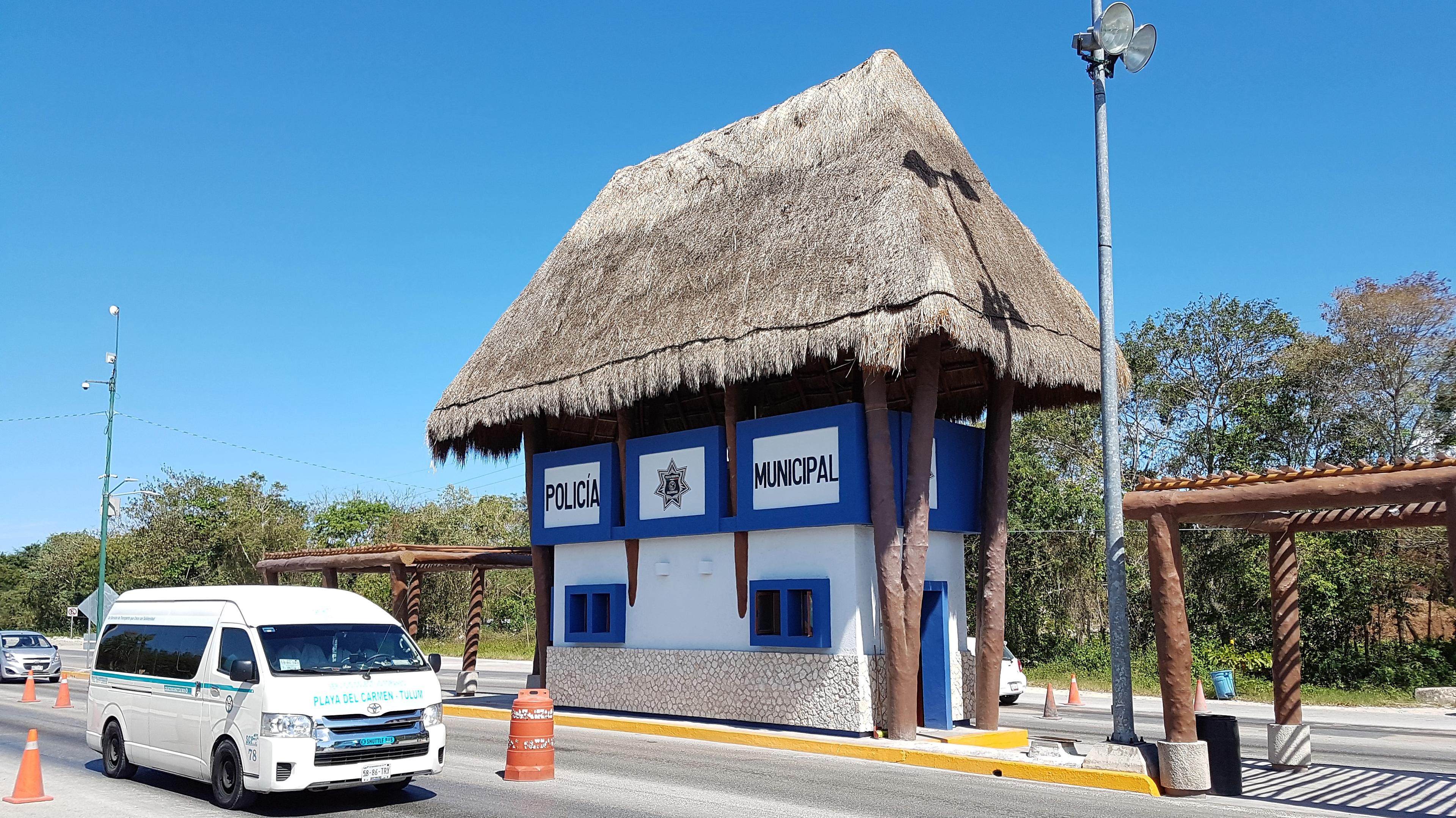 Visiting Mexico: Tips to Follow When Encountering a Police Checkpoint