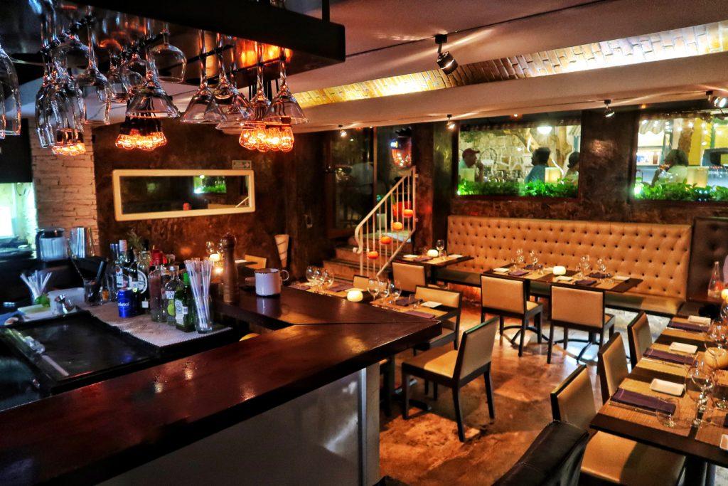 What dining at Imprevist Restaurant is like in Playa Del Carmen